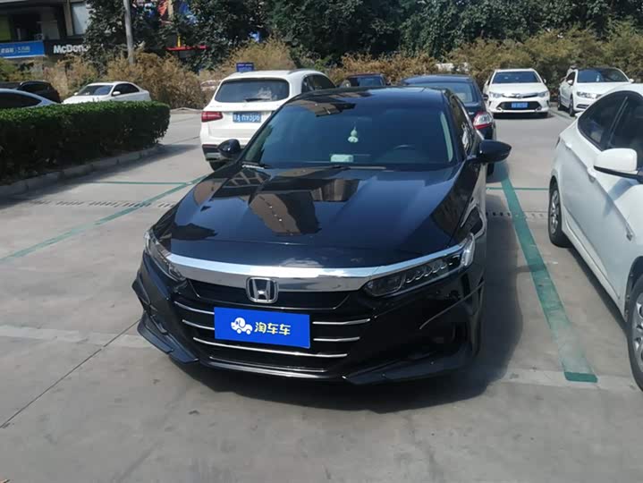 Фото 2 - Honda Accord