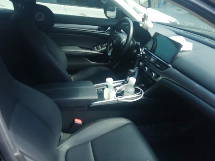 Фото 8 - Honda Accord