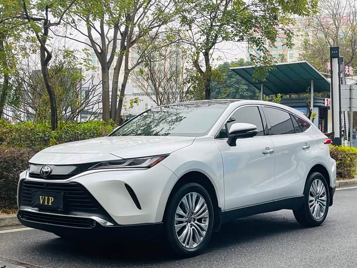 Фото 1 - Toyota Harrier