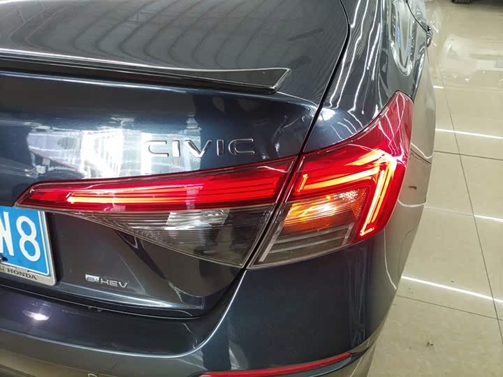 Фото 8 - Honda Civic