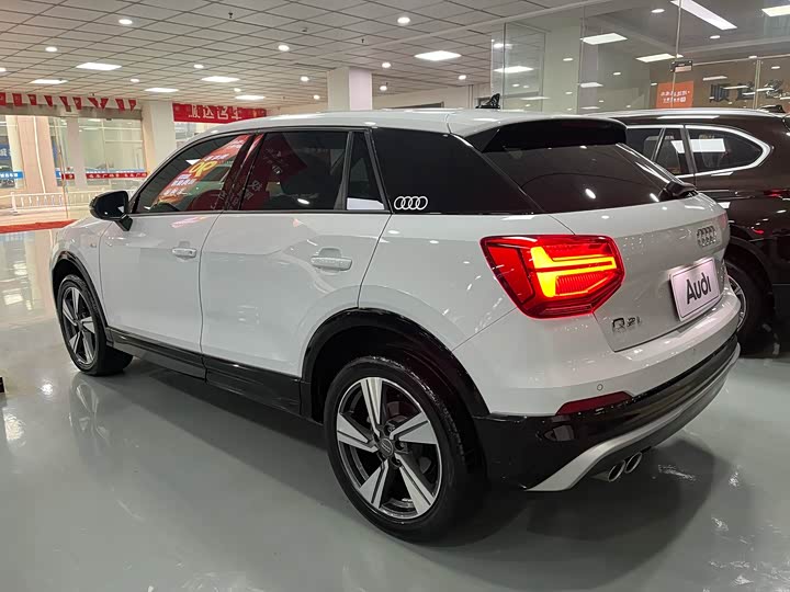 Фото 4 - Audi Q2L