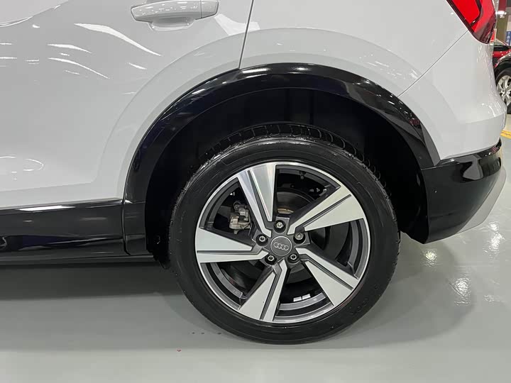 Фото 7 - Audi Q2L