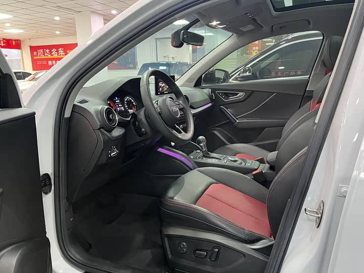 Фото 8 - Audi Q2L