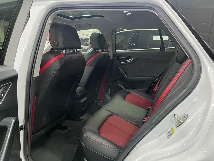 Фото 9 - Audi Q2L