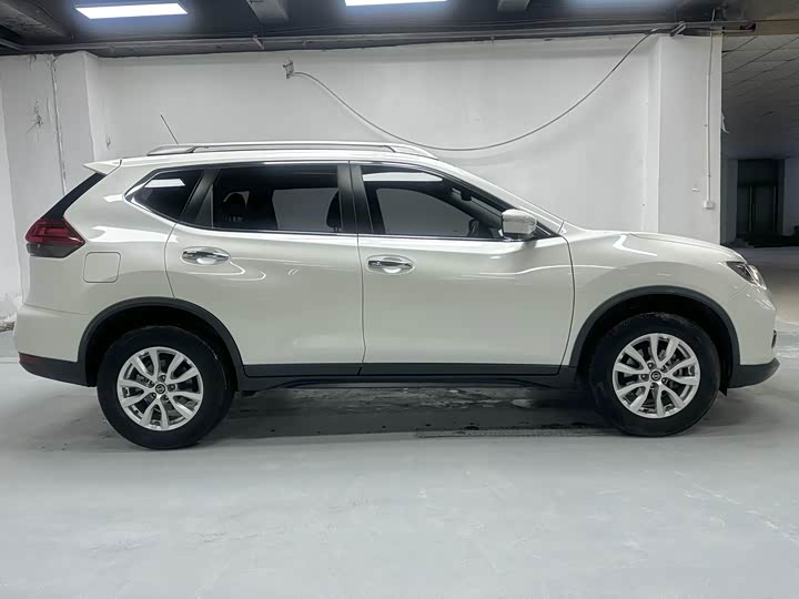 Фото 5 - Nissan X-Trail