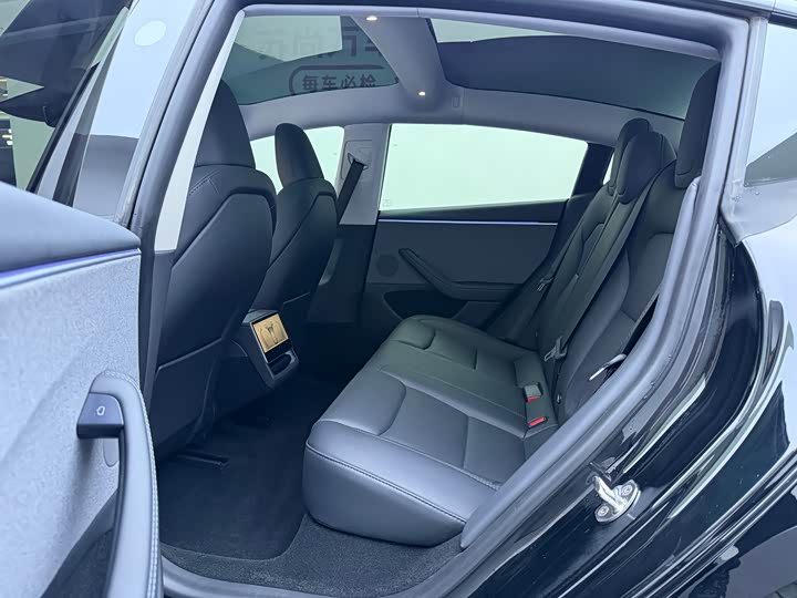 Фото 7 - Tesla Model 3