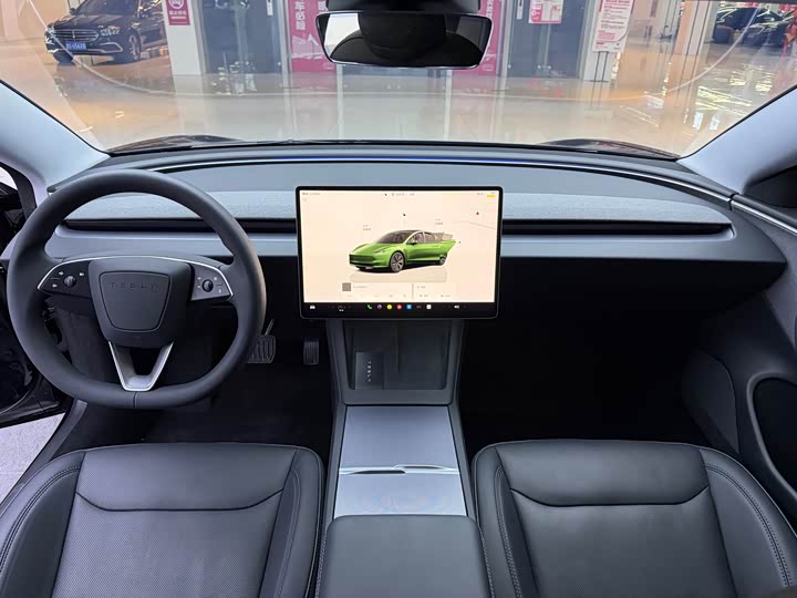 Фото 8 - Tesla Model 3