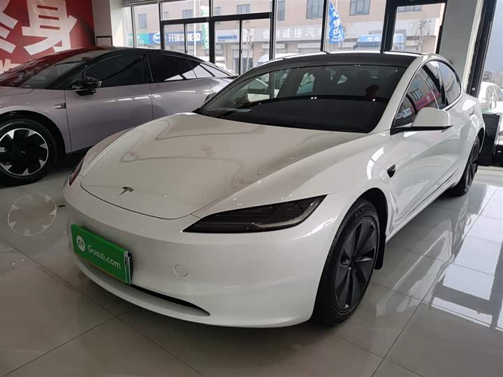 Фото 1 - Tesla Model 3