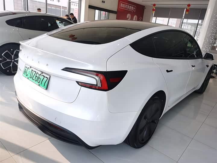 Фото 7 - Tesla Model 3