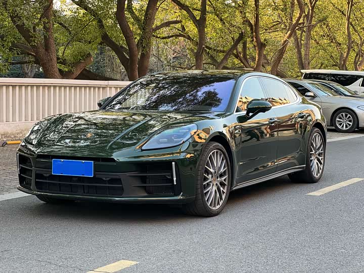 Фото 1 - Porsche Panamera