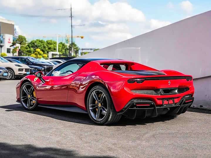 Фото 2 - Ferrari 296