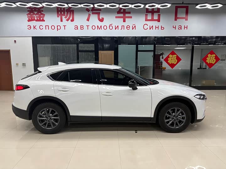 Фото 4 - Mazda CX-4