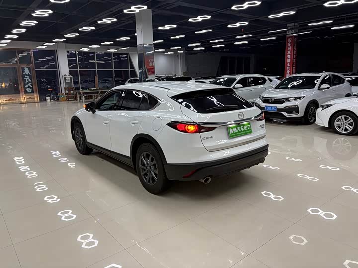 Фото 7 - Mazda CX-4