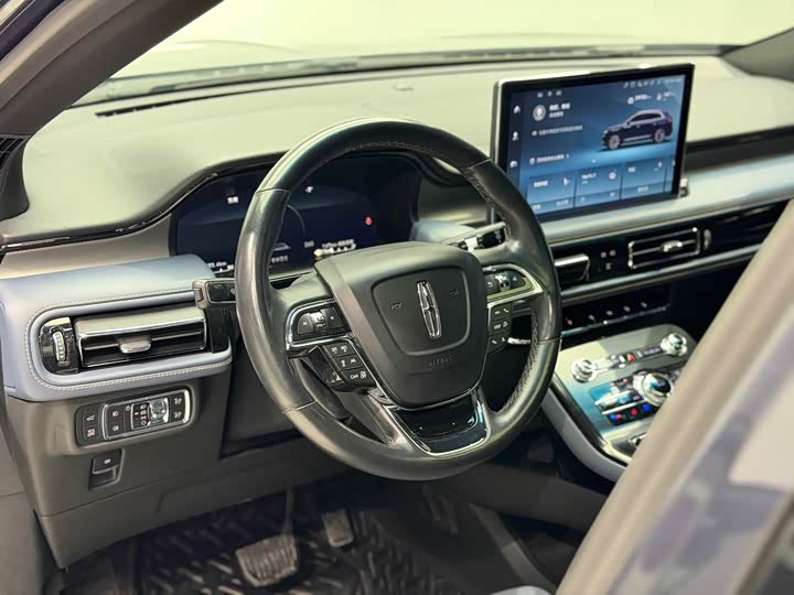 Фото 6 - Lincoln Nautilus