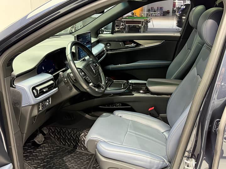 Фото 7 - Lincoln Nautilus