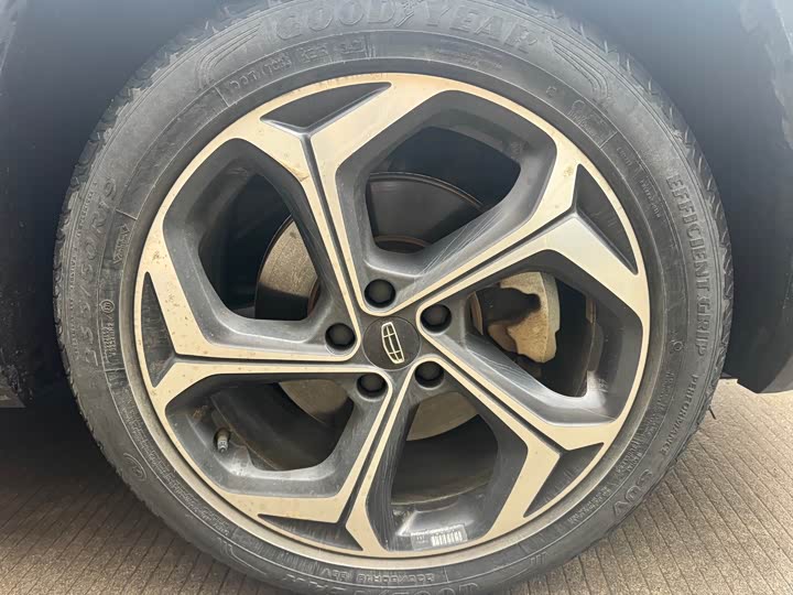 Фото 5 - Geely Monjaro