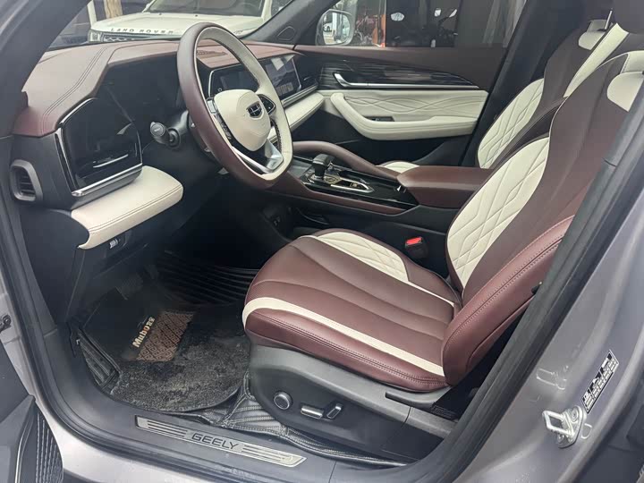 Фото 7 - Geely Monjaro