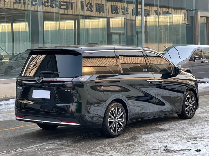 Фото 4 - GAC Trumpchi E8