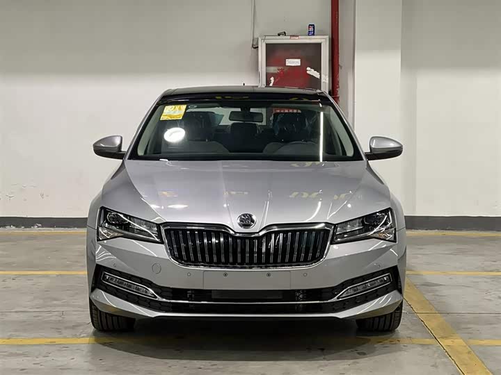 Фото 2 - Skoda Superb