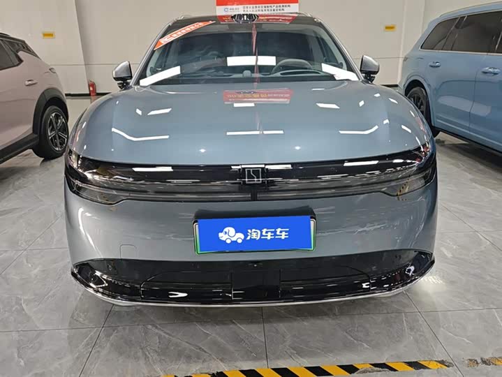 Фото 2 - Zeekr 7X