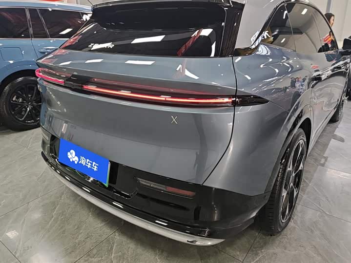 Фото 3 - Zeekr 7X