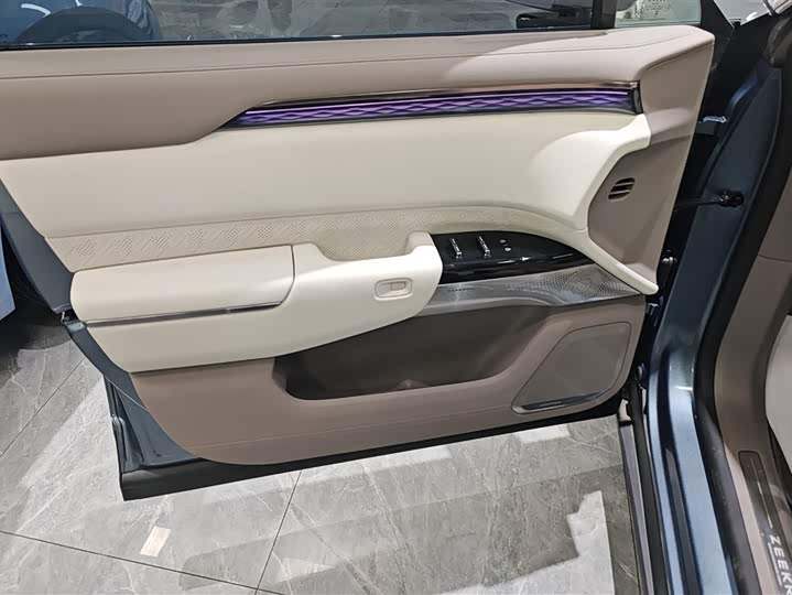 Фото 7 - Zeekr 7X