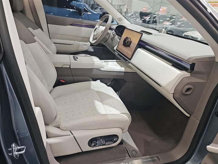 Фото 8 - Zeekr 7X