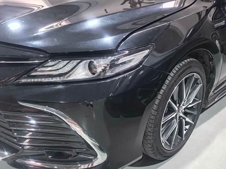 Фото 8 - Toyota Camry