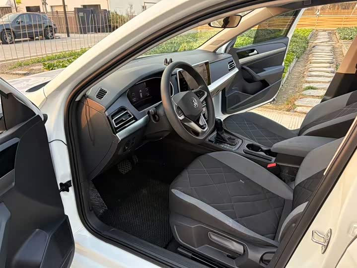 Фото 8 - Volkswagen Lavida