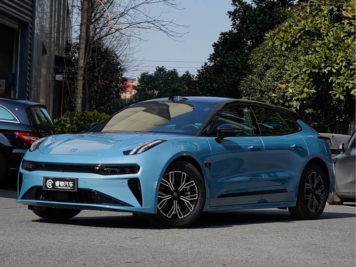 Фото 1 - Zeekr 001