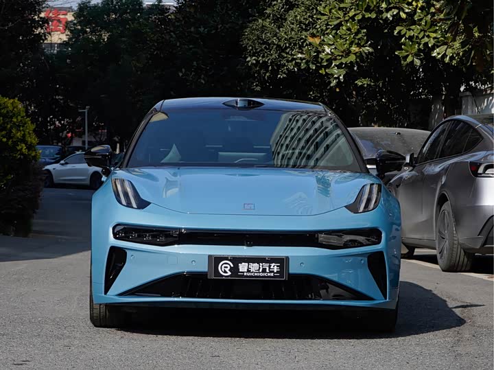 Фото 2 - Zeekr 001