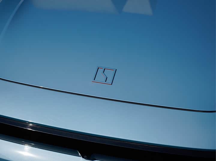 Фото 7 - Zeekr 001