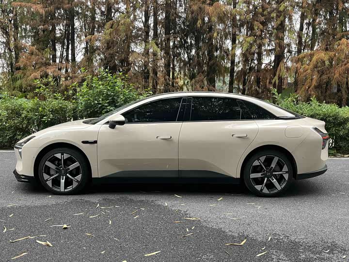 Фото 6 - XPeng Mona M03