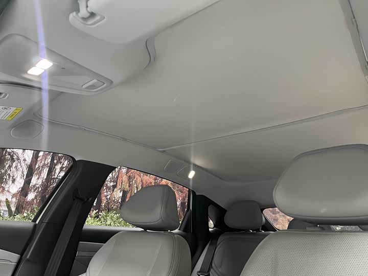 Фото 7 - XPeng Mona M03