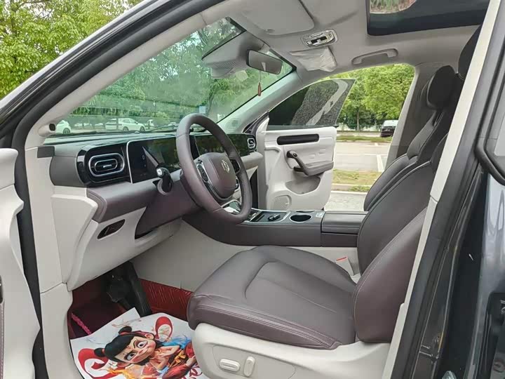 Фото 9 - Leapmotor C11