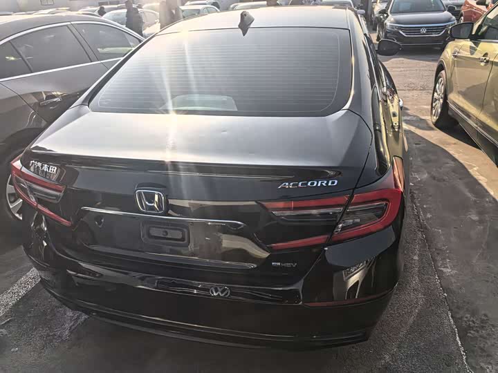 Фото 5 - Honda Accord