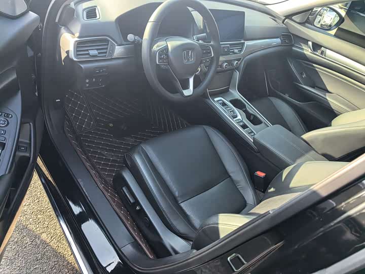 Фото 6 - Honda Accord