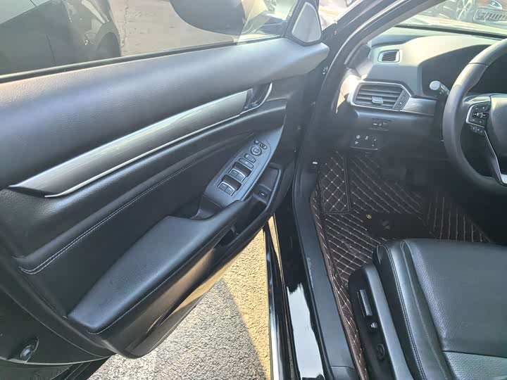 Фото 7 - Honda Accord