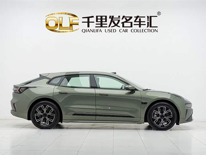 Фото 7 - Zeekr 001