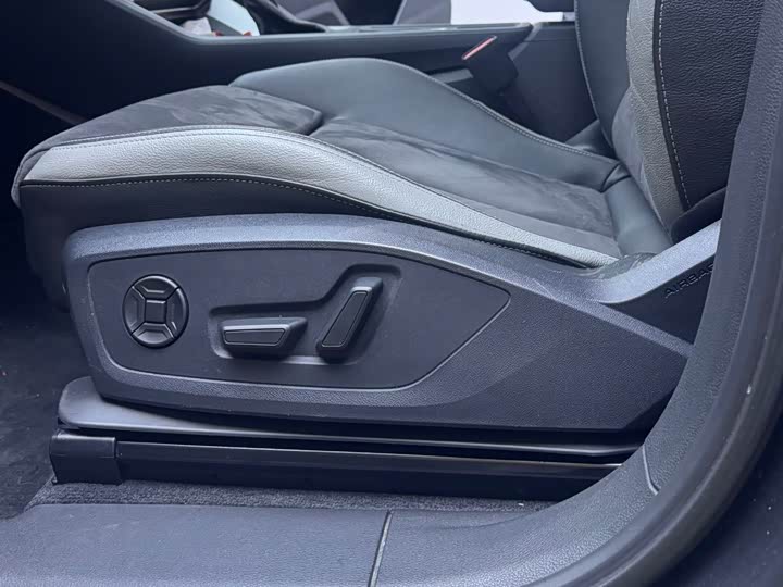 Фото 9 - Audi Q3