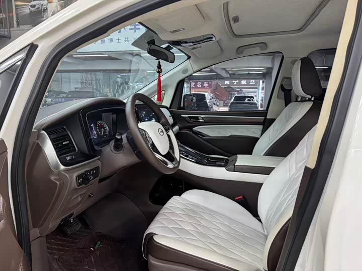 Фото 5 - GAC Trumpchi M8