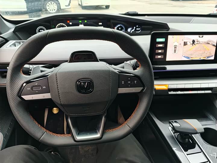 Фото 4 - Changan UNI-V