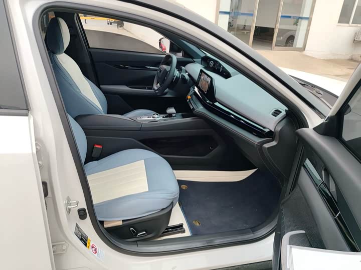 Фото 5 - Changan UNI-V