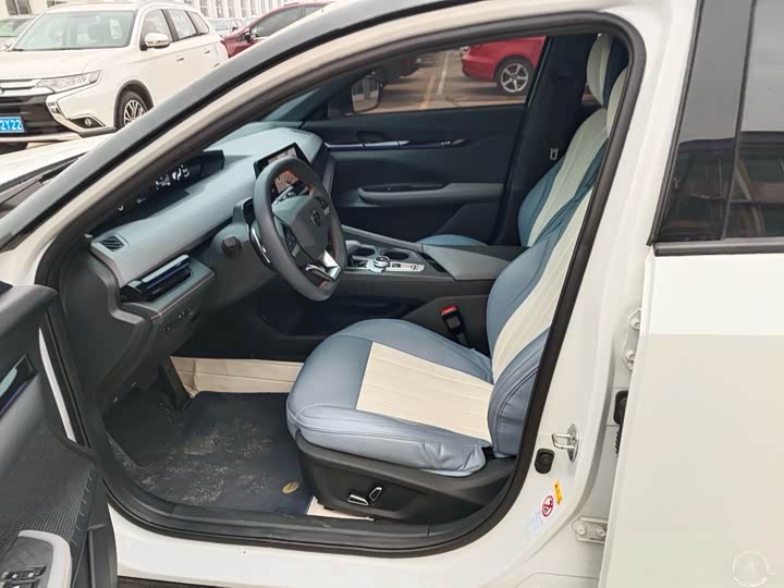 Фото 8 - Changan UNI-V