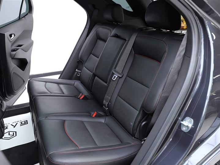 Фото 8 - Chevrolet Equinox