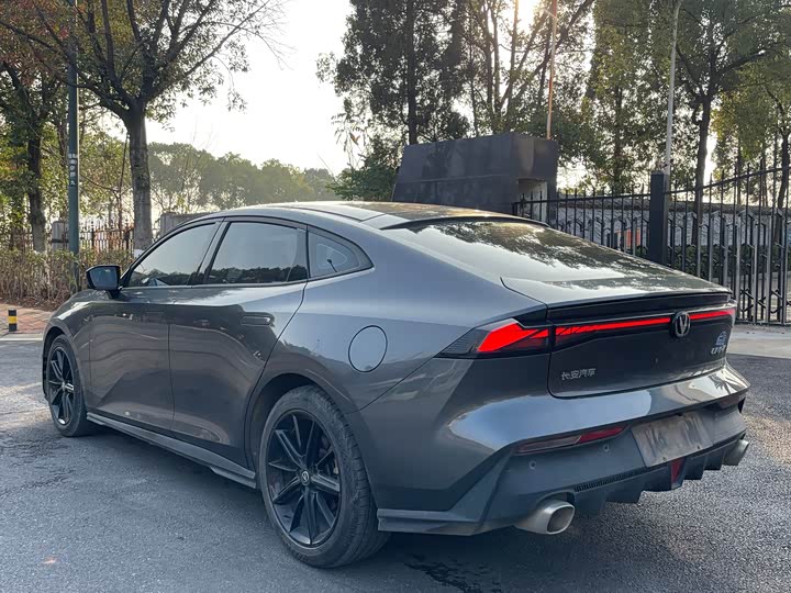 Фото 6 - Changan UNI-V