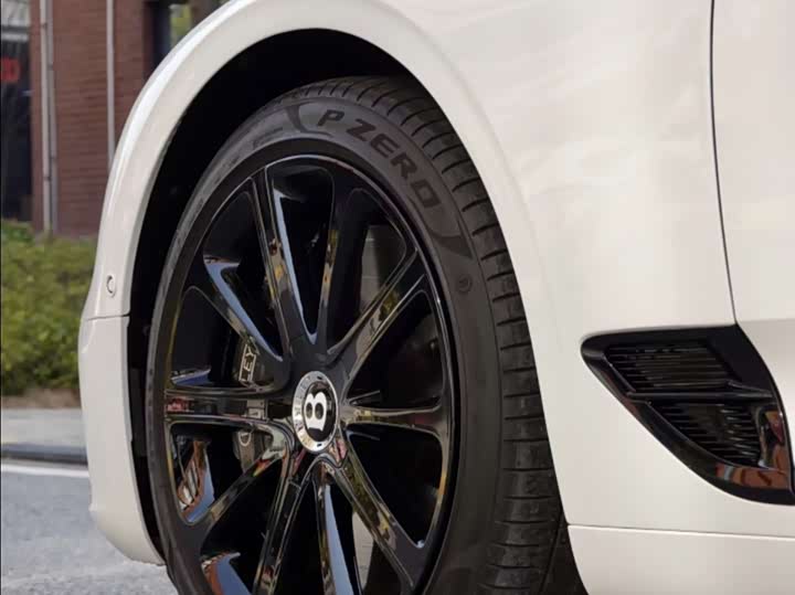 Фото 4 - Bentley Continental GT