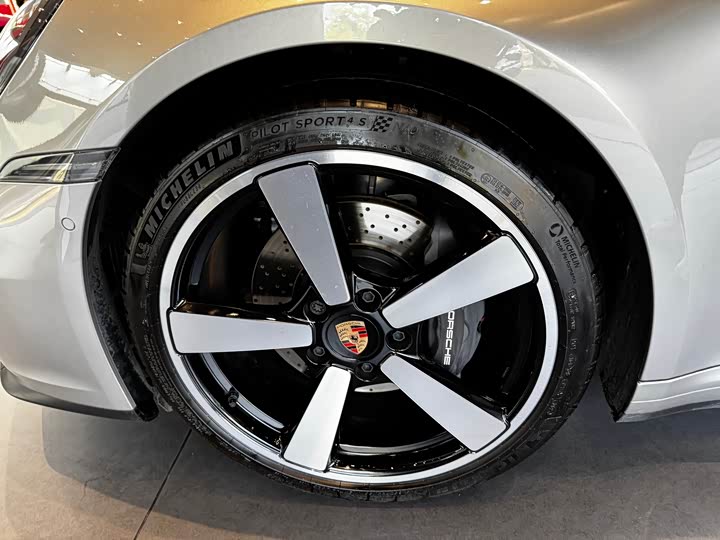 Фото 3 - Porsche 911