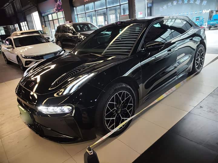 Фото 2 - Zeekr 001