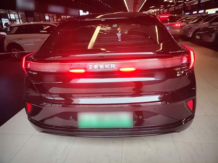 Фото 6 - Zeekr 001